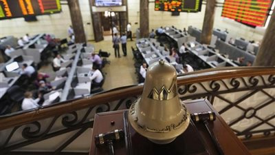 البورصة تواصل انخفاضها بعد مرور ساعة من بدء تعاملات اليوم