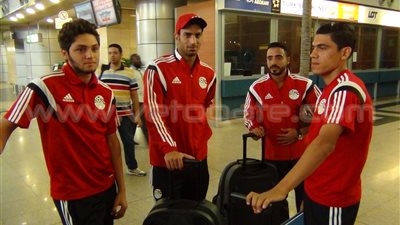 بالصور.. بعثة المنتخب الأوليمبي تصل مطار القاهرة استعدادًا للسفر للصين