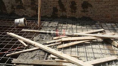 بالصور.. إزالة أدوار مخالفة بعقارات غرب المنصورة