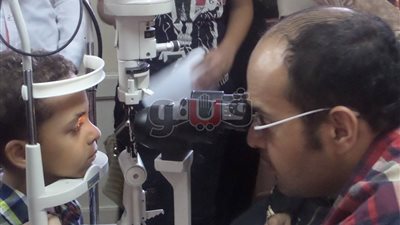 بالصور.. «الباعة الجائلين» تنظم قافلة طبية لجراحة العيون في بورسعيد