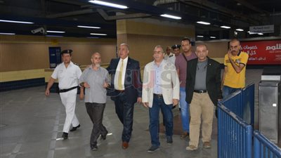 رئيس مترو الأنفاق يتفقد محطات الخط الثالث لمتابعة سير العمل