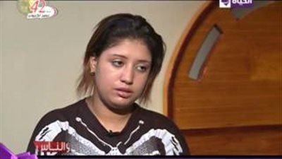 بالفيديو.. راقصة شعبية: والدي شك في سوء سلوكي وعمري 12 سنة