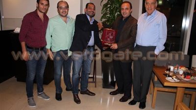 بالصور.. «وادي دجلة» يهدي السفير المصري بالإمارات درع النادي