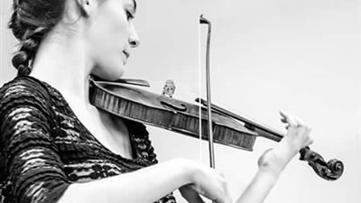 بثياب جديدة أرتدي الحزن القديم