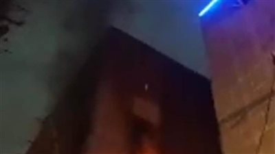 انتداب المعمل الجنائي لفحص حريق مصنع كارتون شبرا الخيمة (صور )