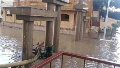 غرق مصيف بلطيم في مياه الأمطار.. والأهالي يطالبون بإنهاء مشروع الصرف الصحي