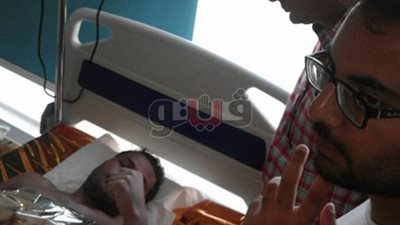 بالصور.. رئيس مدينة دهب يطمئن على صدام كيلاني بمستشفى طب الأعماق