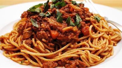 طريقة عمل إسباجتى باللحم المدخن