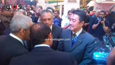 بالفيديو.. حوار قصير يجمع يوشيناجا ووزير الصناعة في معرض أوتوماك