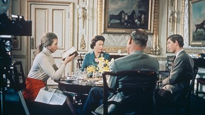 «ملكة بريطانيا».. وثائقي ممنوع من العرض يكشف خبايا القصر (صور)