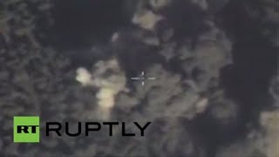 بالفيديو.. طائرة «سو-24 إم إس» الروسية تستهدف مواقع «داعش»