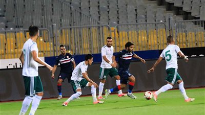 بالصور..المصري يتقدم بهدف أمام الزمالك في الشوط الأول