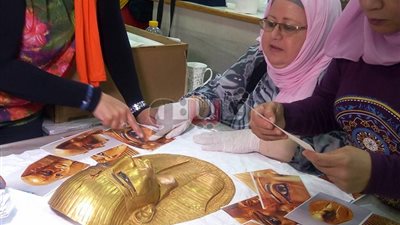 تفاصيل فحص معرض «عصر بناة الأهرامات» بعد عودته من اليابان.. «الآثار» تحصل على 100 ألف دولار تعويضا عن فك ترميم تمثال أثري.. خدوش بـ15 قطعة أخرى.. ومليونا دولار العائد خلال عامين