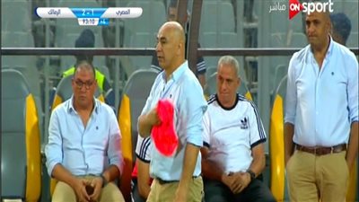 بالصور.. حسام حسن لجماهير الزمالك: «الأهلي في القلب»