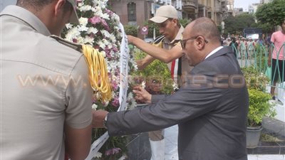 بالصور.. محافظ المنوفية يضع إكليلا من الزهور على النصب التذكاري لشهداء أكتوبر
