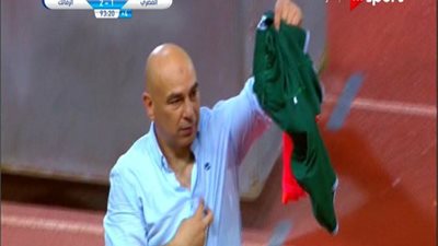 حسام حسن ردا على هجوم مدرب الزمالك: مين طارق يحيى