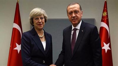 ماي تبحث هاتفيا مع أردوغان أزمة الاقتصاد التركي والملف السوري