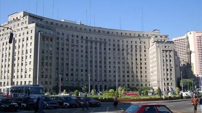 إقبال كثيف على مجمع التحرير بعد انتهاء إجازة العيد