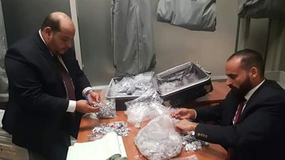 إحباط تهريب كمية كبيرة من الخواتم بحوزة راكب بمطار القاهرة