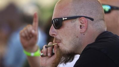 مستهلكو الماريوانا في كولورادو يقاضون منتجا بسبب التلوث بمبيد فطري