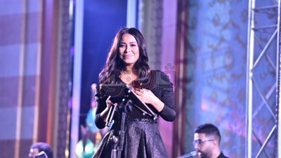 شيرين عبد الوهاب تتألق في حفل غنائي على ضفاف النيل (صور)