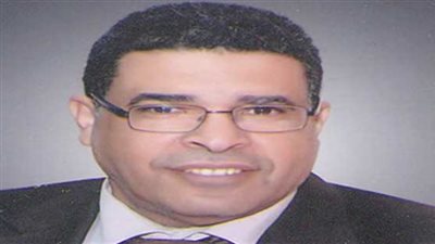 عميد تجارة عين شمس يدعو للتصويت على الدستور بـ