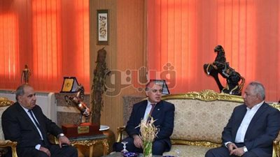 وصول وزير الري إلى الشرقية لافتتاح عدد من المشروعات