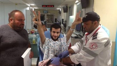 بالفيديو.. نقل الأسير الفلسطيني مالك القاضي إلى مستشفى في رام الله