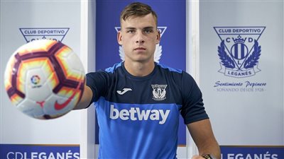 ريـال مدريد يعير حارسه «لونين» إلى ليجانيس