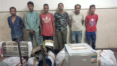 كاميرات المراقبة تكشف غموض سرقة مصنع ملابس جاهزة في عين شمس