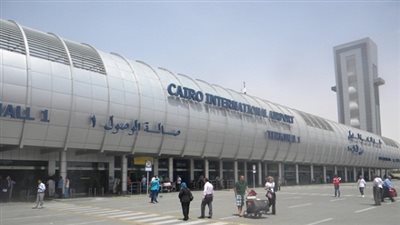 مطار القاهرة يرحل 29 أفريقيا حاولوا التسلل إلى دول الجوار