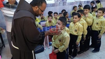بالصور.. انتظام العملية التعليمية بمدارس الراهبات في قنا