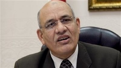 رئيس مصلحة الضرائب يتفقد مركز الأرشيف الإلكترونى