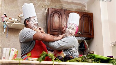 أطرف جلسة تصوير لعائلة في المطبخ (صور)