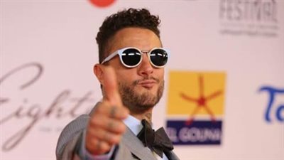 3 قصص مثيرة للجدل في حياة أحمد الفيشاوي.. أبرزها انتماؤه للإخوان