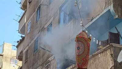 إصابة سيدة وطفليها في حريق شقة بالعجمي | صور