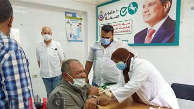 تطعيم العاملين بالمنشآت الصناعية بلقاح كورونا في الشرقية