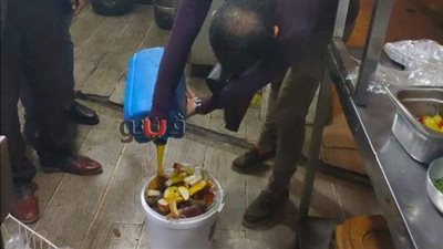 تحرير 18 محضرا وإعدام أغذية غير صالحة في الدقهلية