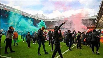 رابطة جماهير مانشستر يونايتد تطالب بطرح أسهم ملاك النادي للبيع