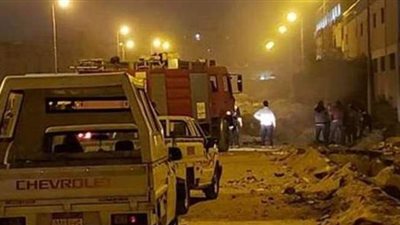 كسر ماسورة غاز بشارع ترسا.. والحماية تدفع بسيارتي إطفاء | فيديو