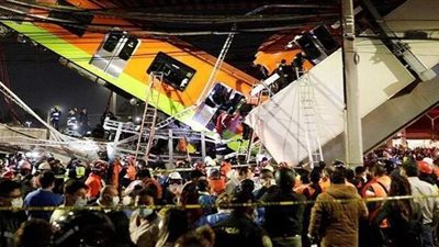 لحظة انهيار جسر أثناء مرور قطار مترو عليه في المكسيك | فيديو