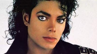 بين حورية فرغلي وشريهان.. مايكل جاكسون الغائب الحاضر بين النجوم