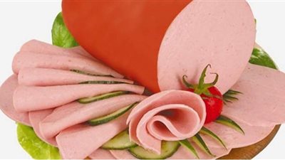 ضبط صاحب ثلاجة بحوزته طن لانشون وجبن فاسدة بالجيزة