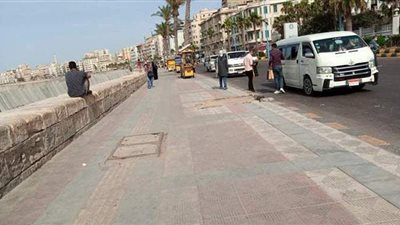 عودة المواطنين للتنزه على كورنيش الإسكندرية | صور