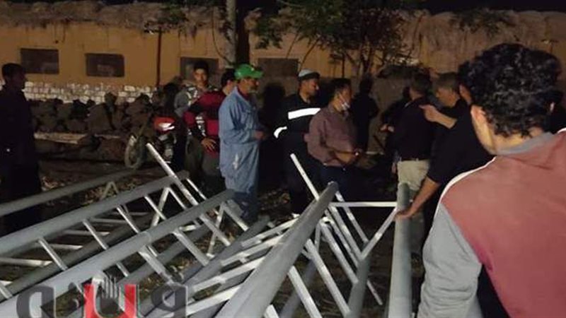 أعمدة الملعب