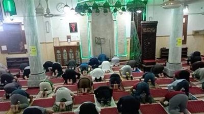 الأوقاف: مساجد مصر تلتزم بالضوابط الوقائية في صلاة التراويح | صور