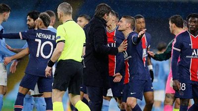 لاعبو باريس سان جيرمان يتهمون حكم مباراة مانشستر سيتي بسبهم بألفاظ نابية