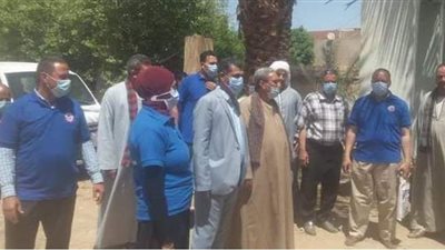 فرق صحية تجوب القرى للتوعية بإجراءات الوقاية من كورونا بالمنيا
