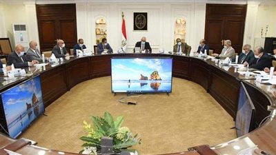 وزير الإسكان يتابع الموقف التنفيذي لمشروعات 