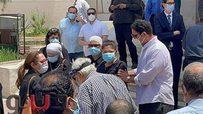 انهيار أسرة «محمود باجنيد» فور وصول الجثمان لمسجد أبو المكارم | فيديو